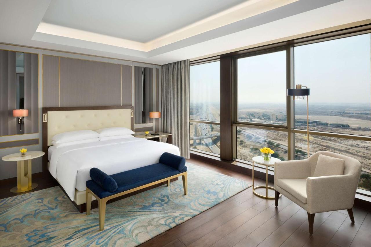 Grand Hyatt Al Khobar Hotel And Residences Eksteriør billede A bedroom at the hotel