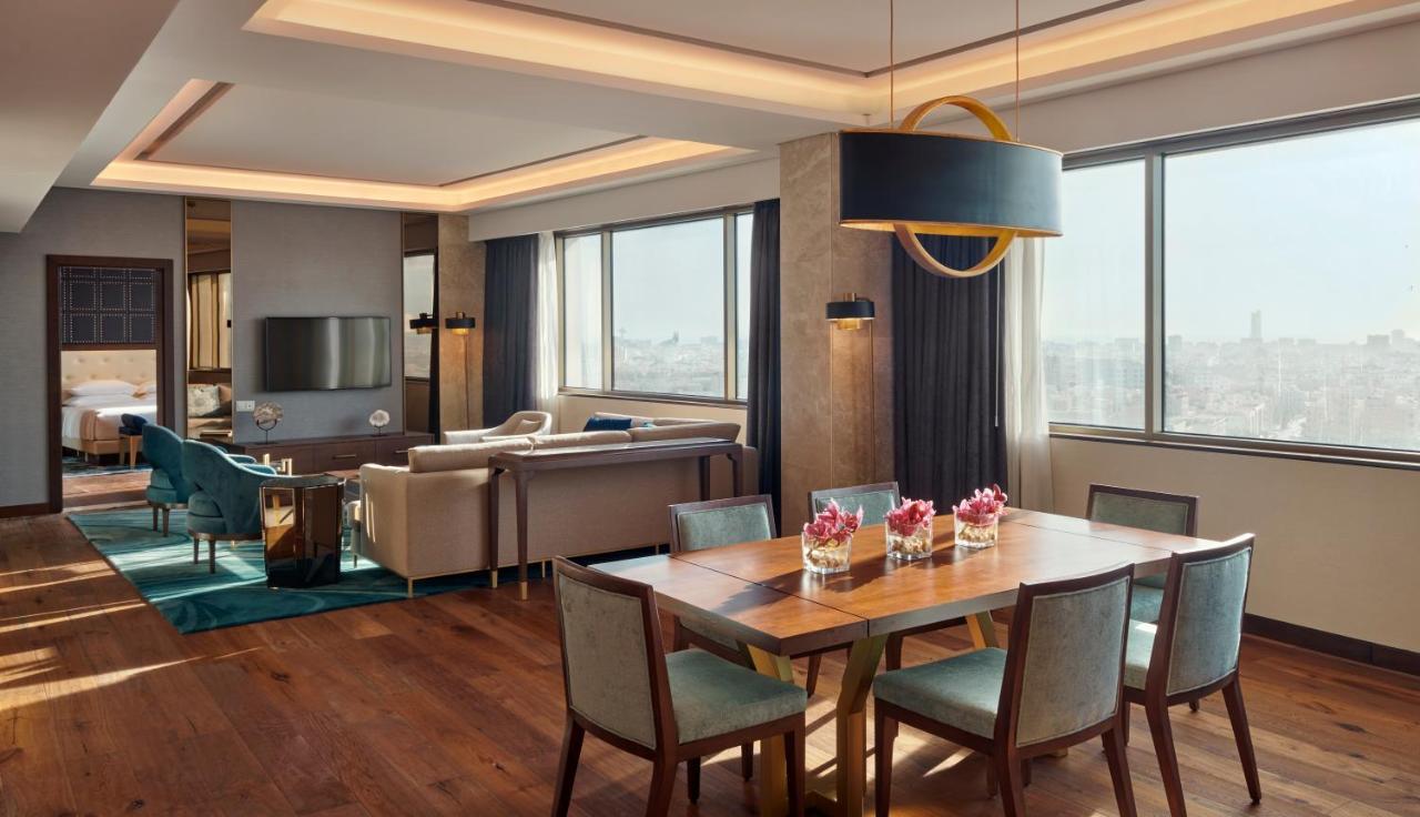 Grand Hyatt Al Khobar Hotel And Residences Eksteriør billede A suite at the hotel