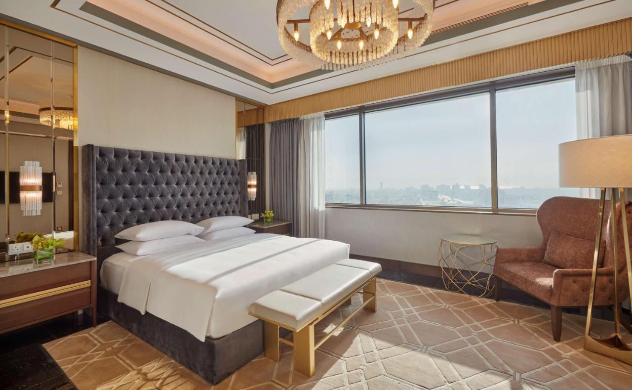 Grand Hyatt Al Khobar Hotel And Residences Eksteriør billede A bedroom at the hotel